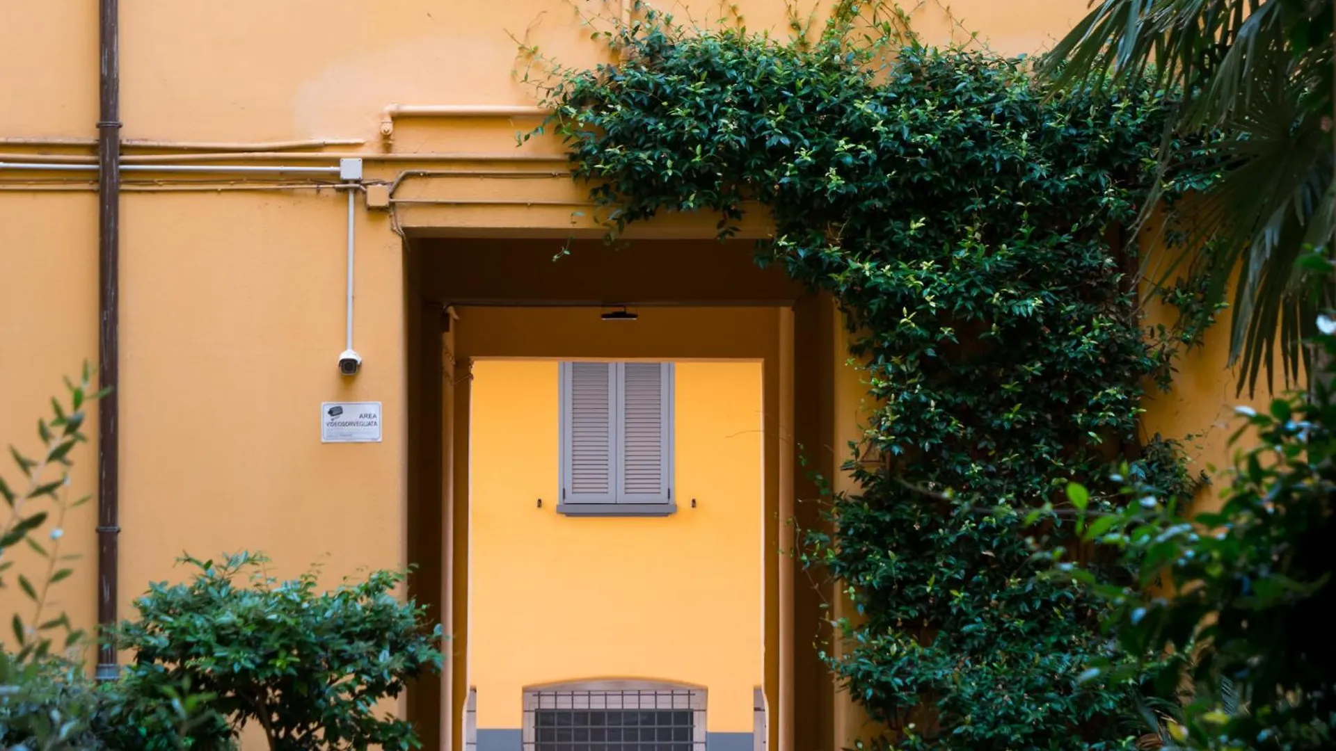 Piacenza Apartment Milan